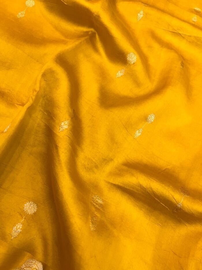 KashiFab Pure Mashru Katan Saree - AYU #10670 KashiFab Pure Mashru Katan Saree - AYU #10670 online - authentic Varanasi weave