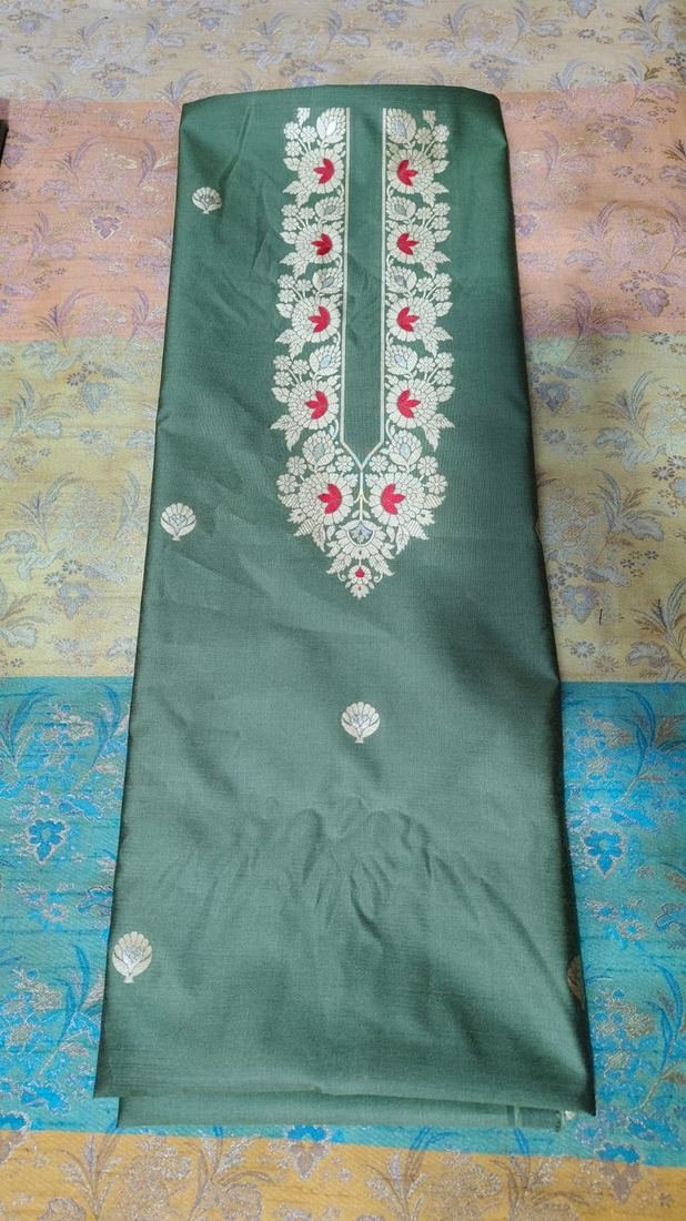 KashiFab regal neckline collection swatch 002 KashiFab blouse fabrics fabric yardage - Banarasi silk fabric design wholesale