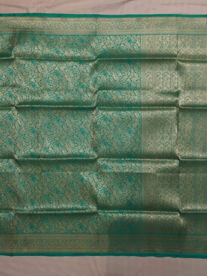 KashiFab Emerald Green Banarasi Silk Saree 1 KashiFab Emerald Green Banarasi Silk Saree online - authentic Varanasi Banarasi silk saree