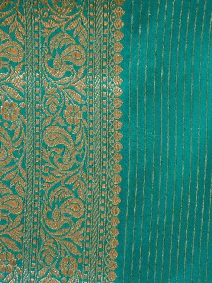 KashiFab Emerald Green Banarasi Silk Saree 3 KashiFab Emerald Green Banarasi Silk Saree online - authentic Varanasi Banarasi silk saree - detail view 3