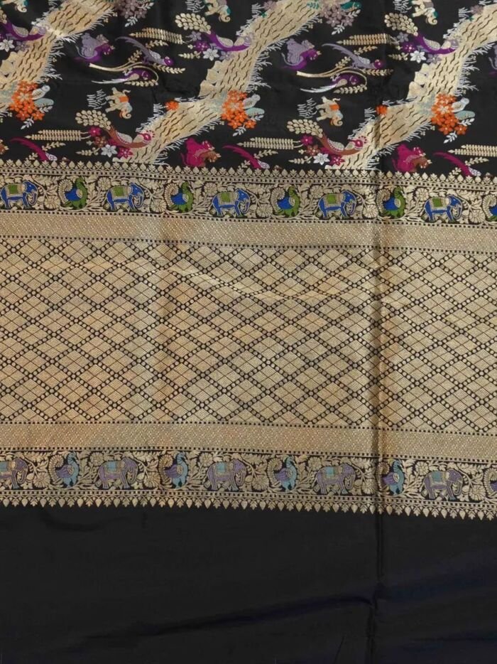 KashiFab Midnight Black Banarasi Silk Saree 2 KashiFab Midnight Black Banarasi Silk Saree online - authentic Varanasi Banarasi silk saree - detail view 2