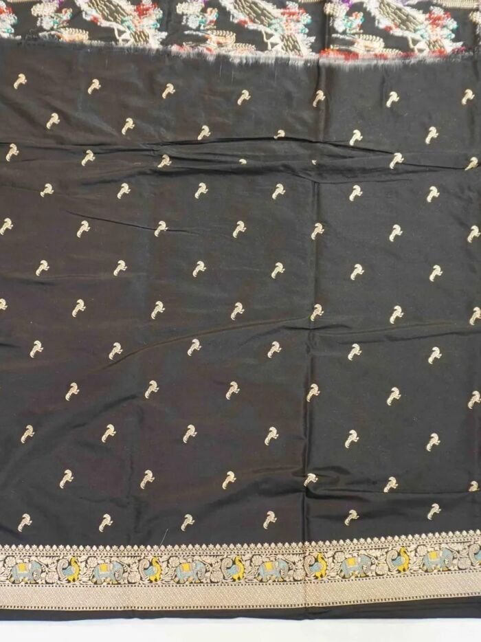 KashiFab Midnight Black Banarasi Silk Saree 5 KashiFab Midnight Black Banarasi Silk Saree online - authentic Varanasi Banarasi silk saree - detail view 5
