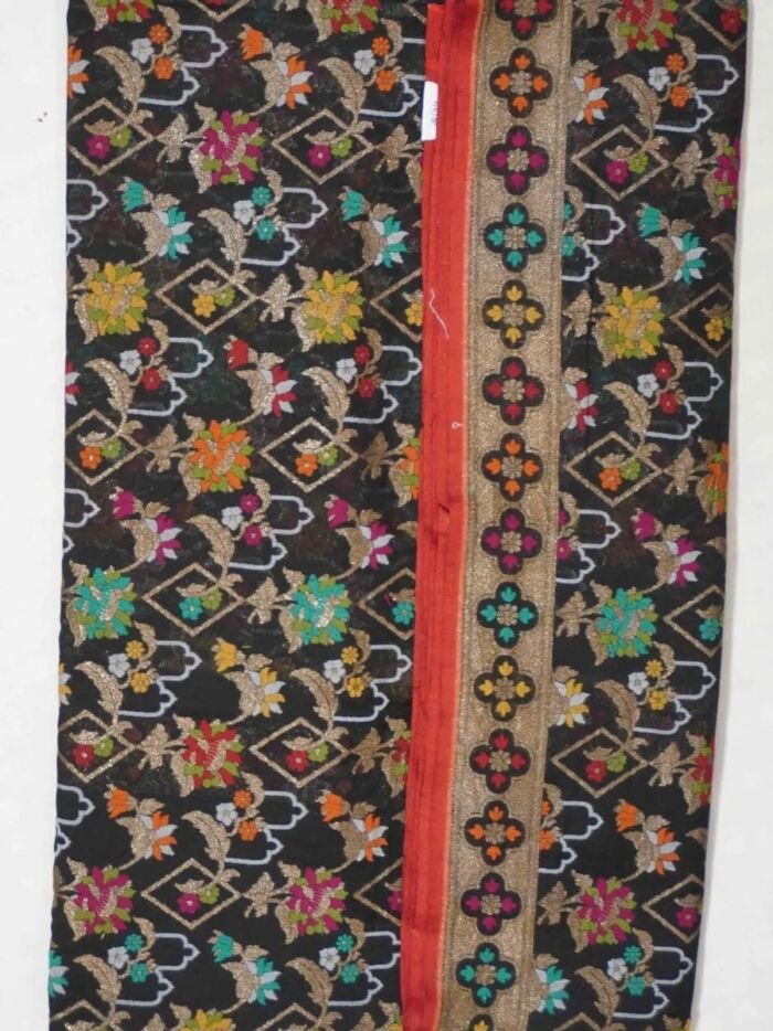 KashiFab Midnight Black Banarasi Silk Saree 5 KashiFab Midnight Black Banarasi Silk Saree online - authentic Varanasi Banarasi silk saree - detail view 5