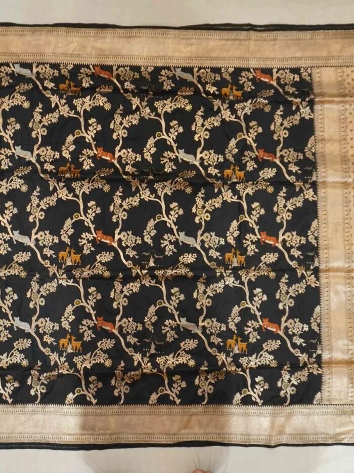 KashiFab Midnight Black Shikargah Banarasi Silk Saree 7 KashiFab Midnight Black Shikargah Banarasi silk saree online - authentic Varanasi weave - detail view 7