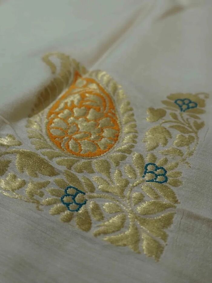 KashiFab Mustard Gold Banarasi Silk Dupatta online - authentic Varanasi Banarasi silk dupatta - detail view 3