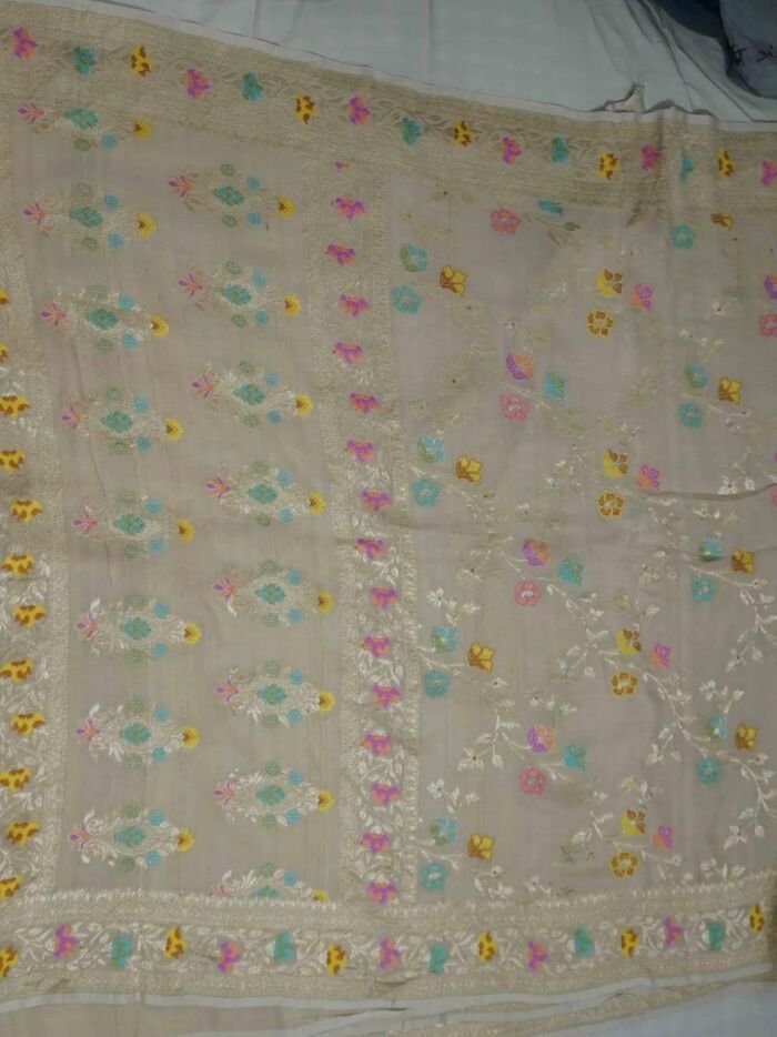 KashiFab Mustard Gold Banarasi Silk Saree 2 KashiFab Mustard Gold Banarasi Silk Saree online - authentic Varanasi Banarasi silk saree - detail view 2