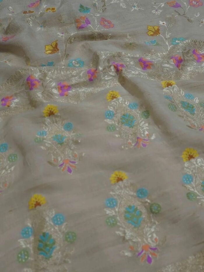 KashiFab Mustard Gold Banarasi Silk Saree 5 KashiFab Mustard Gold Banarasi Silk Saree online - authentic Varanasi Banarasi silk saree - detail view 5