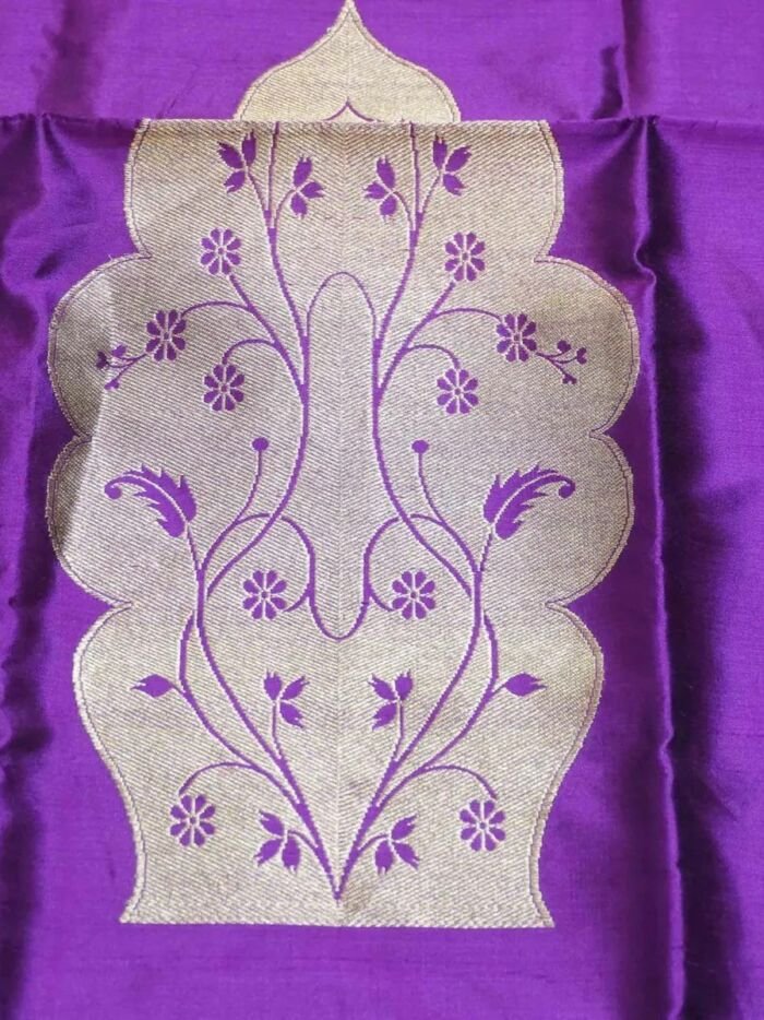 KashiFab Rose Pink Banarasi Silk Coord Set 2 KashiFab Rose Pink Banarasi Silk Coord Set online - authentic Varanasi Banarasi silk coord set - detail view 2