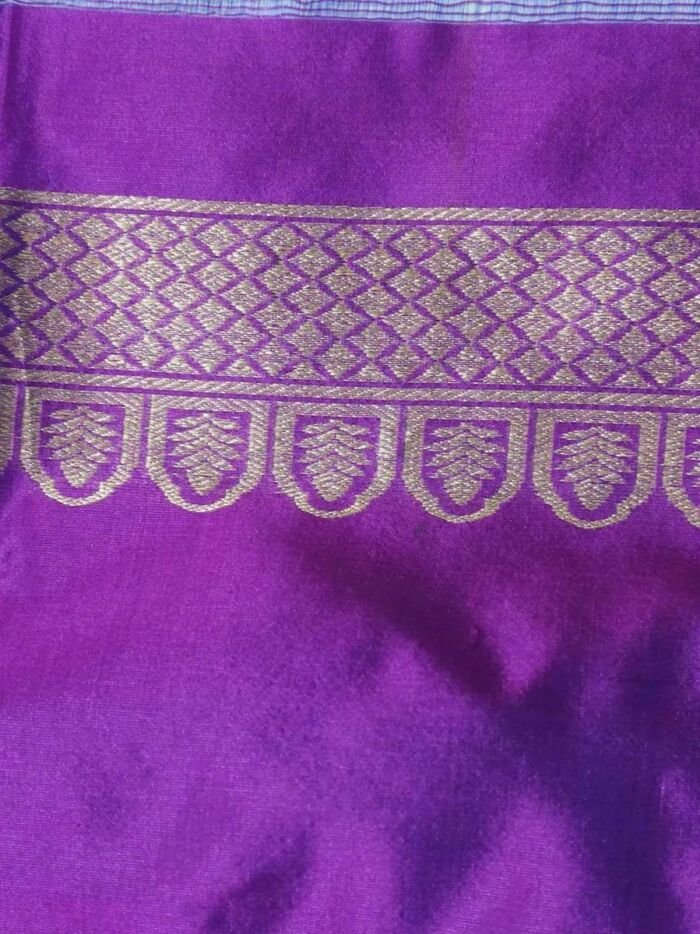 KashiFab Royal Purple Banarasi Silk Coord Set online - authentic Varanasi Banarasi silk coord set - detail view 3