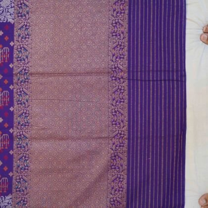 KashiFab Royal Purple Banarasi Silk Saree online - authentic Varanasi Banarasi silk saree - detail view 2