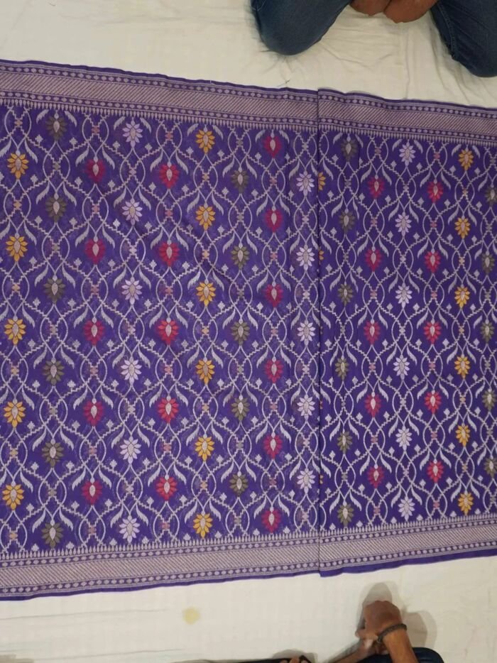 KashiFab Royal Purple Banarasi Silk Saree 3 KashiFab Royal Purple Banarasi Silk Saree online - authentic Varanasi Banarasi silk saree - detail view 3