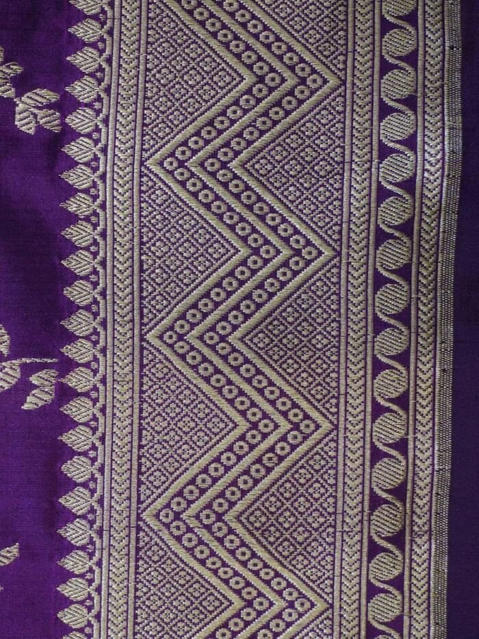 KashiFab Royal Purple Banarasi Silk Saree 4 KashiFab Royal Purple Banarasi Silk Saree online - authentic Varanasi Banarasi silk saree - detail view 4
