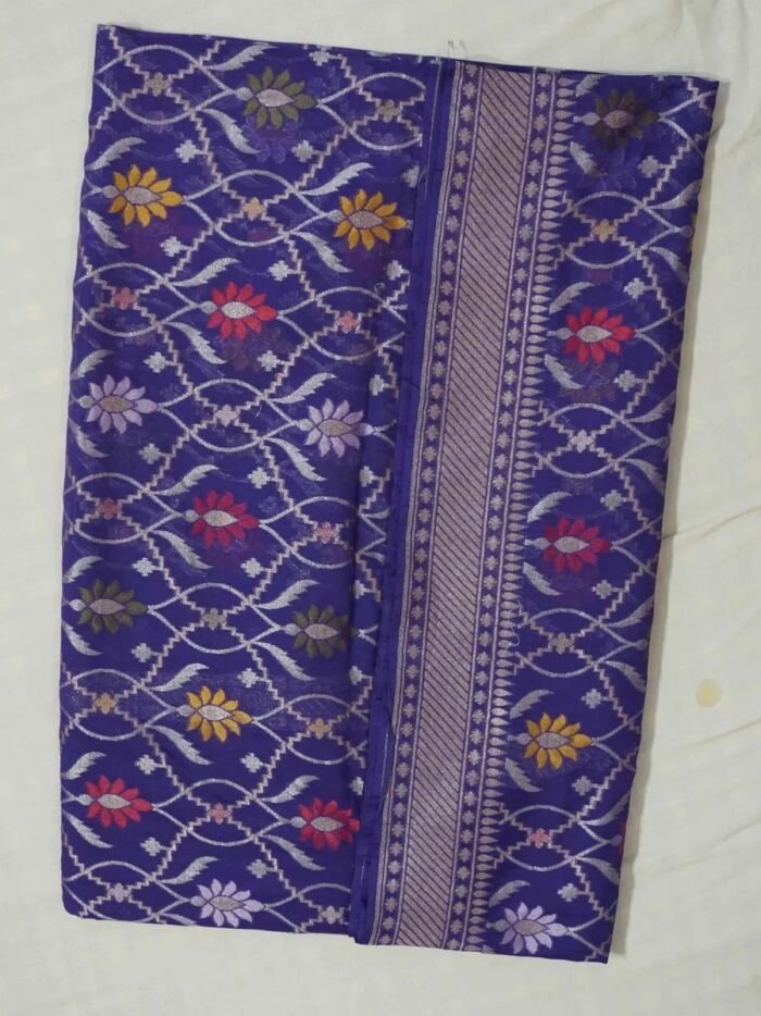 KashiFab Royal Purple Banarasi Silk Saree 4 KashiFab Royal Purple Banarasi Silk Saree online - authentic Varanasi Banarasi silk saree - detail view 4