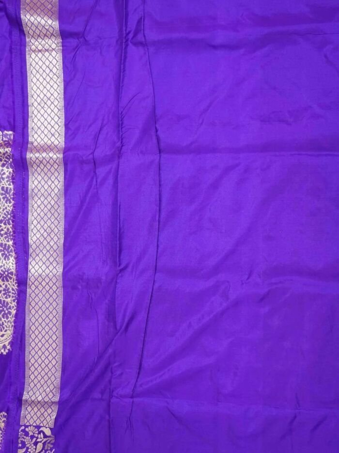 KashiFab Royal Purple Banarasi Silk Saree 6 KashiFab Royal Purple Banarasi Silk Saree online - authentic Varanasi Banarasi silk saree - detail view 6