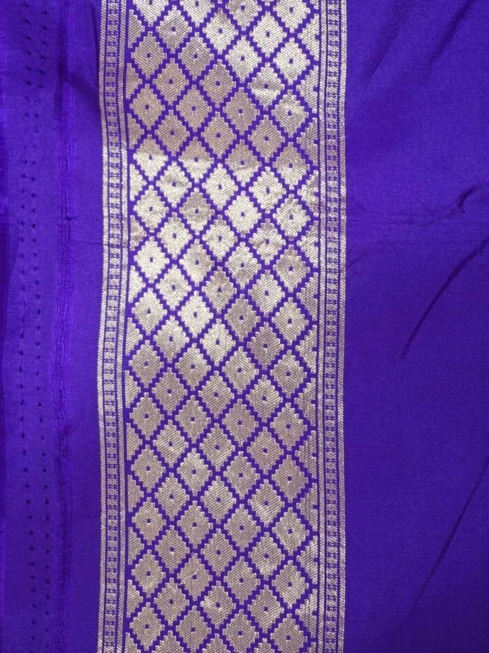 KashiFab Royal Purple Banarasi Silk Saree 7 KashiFab Royal Purple Banarasi Silk Saree online - authentic Varanasi Banarasi silk saree - detail view 7
