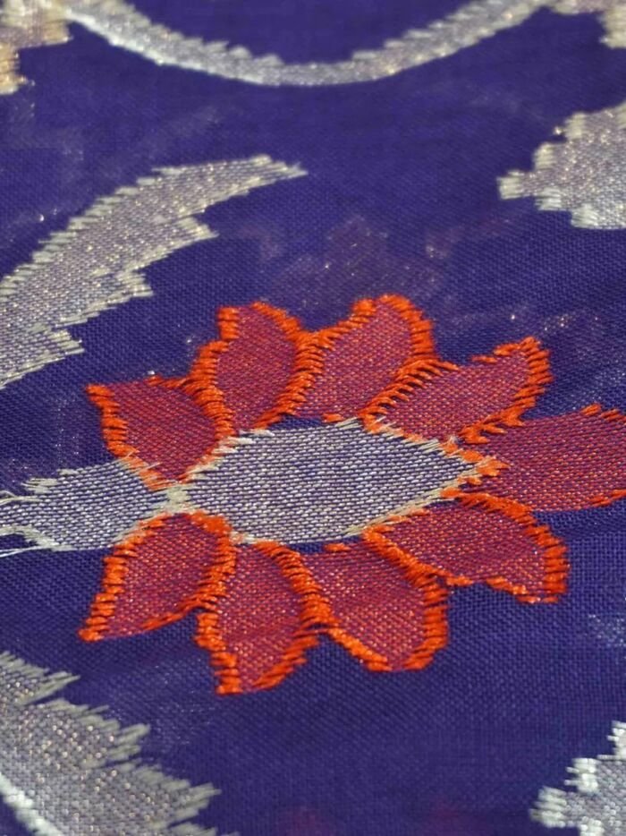 KashiFab Royal Purple Banarasi Silk Saree 8 KashiFab Royal Purple Banarasi Silk Saree online - authentic Varanasi Banarasi silk saree - detail view 8