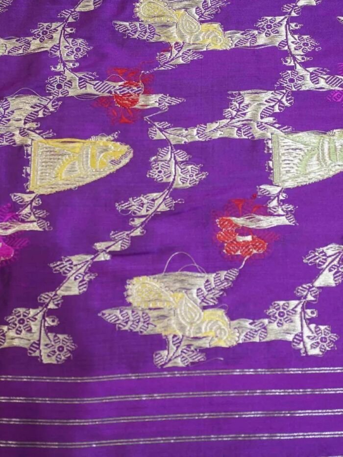 KashiFab Royal Purple Banarasi Silk Saree 8 KashiFab Royal Purple Banarasi Silk Saree online - authentic Varanasi Banarasi silk saree - detail view 8
