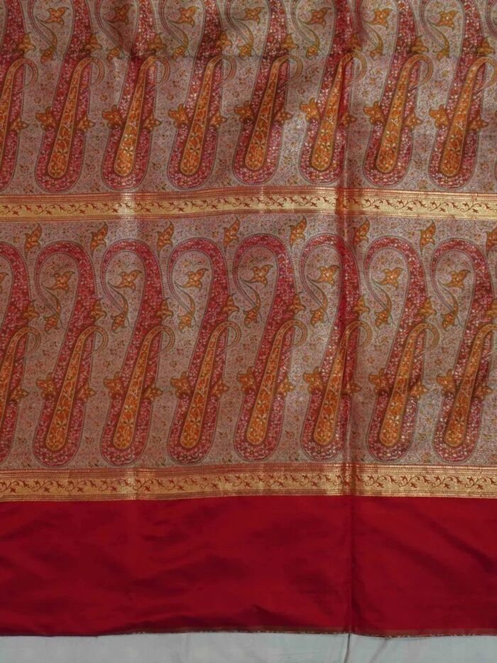 KashiFab Ruby Red Banarasi Silk Saree 2 KashiFab Ruby Red Banarasi Silk Saree online - authentic Varanasi Banarasi silk saree - detail view 2