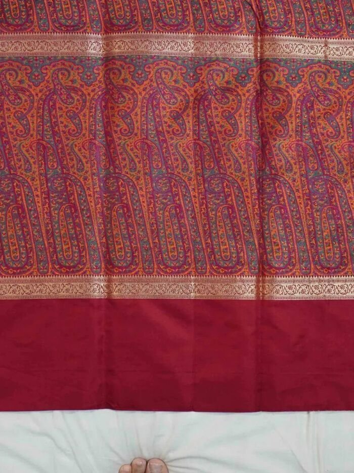 KashiFab Ruby Red Banarasi Silk Saree 2 KashiFab Ruby Red Banarasi Silk Saree online - authentic Varanasi Banarasi silk saree - detail view 2