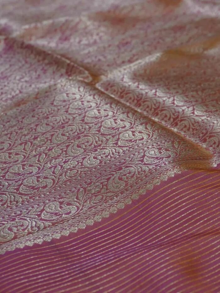 KashiFab Ruby Red Banarasi Silk Saree 2 KashiFab Ruby Red Banarasi Silk Saree online - authentic Varanasi Banarasi silk saree - detail view 2