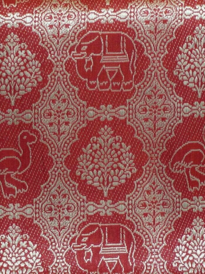 KashiFab Ruby Red Banarasi Silk Saree 3 KashiFab Ruby Red Banarasi Silk Saree online - authentic Varanasi Banarasi silk saree - detail view 3