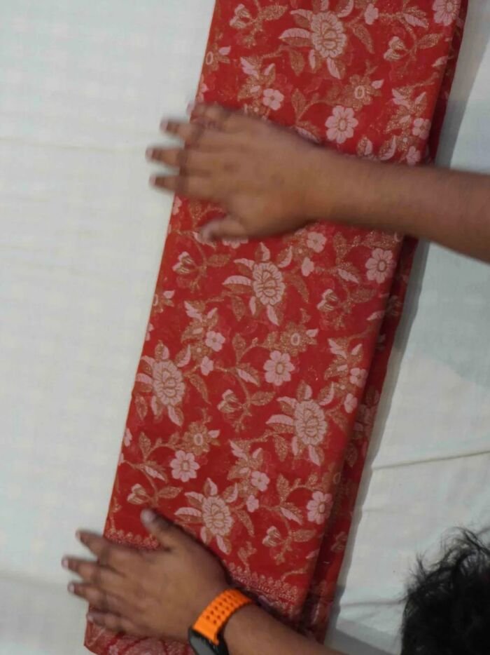 KashiFab Ruby Red Banarasi Silk Saree 4 KashiFab Ruby Red Banarasi Silk Saree online - authentic Varanasi Banarasi silk saree - detail view 4