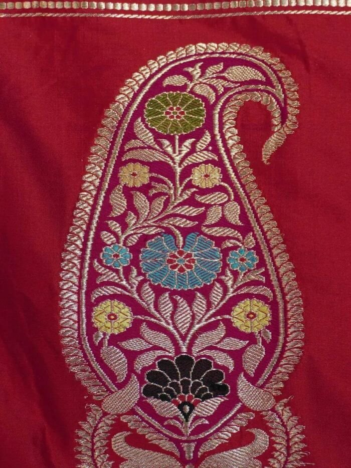 KashiFab Ruby Red Banarasi Silk Saree 5 KashiFab Ruby Red Banarasi Silk Saree online - authentic Varanasi Banarasi silk saree - detail view 5