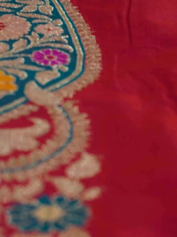 KashiFab Ruby Red Banarasi Silk Saree 6 KashiFab Ruby Red Banarasi Silk Saree online - authentic Varanasi Banarasi silk saree - detail view 6