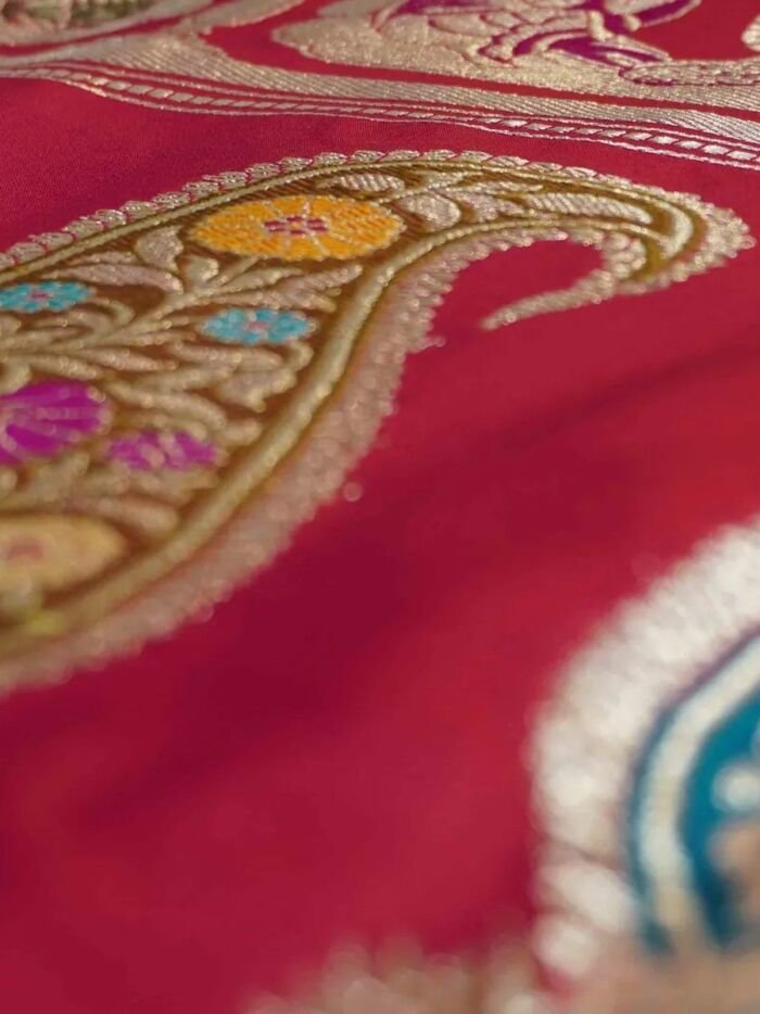 KashiFab Ruby Red Banarasi Silk Saree 7 KashiFab Ruby Red Banarasi Silk Saree online - authentic Varanasi Banarasi silk saree - detail view 7