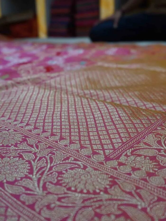 KashiFab Ruby Red Banarasi Silk Saree online - authentic Varanasi Banarasi silk saree - detail view 7