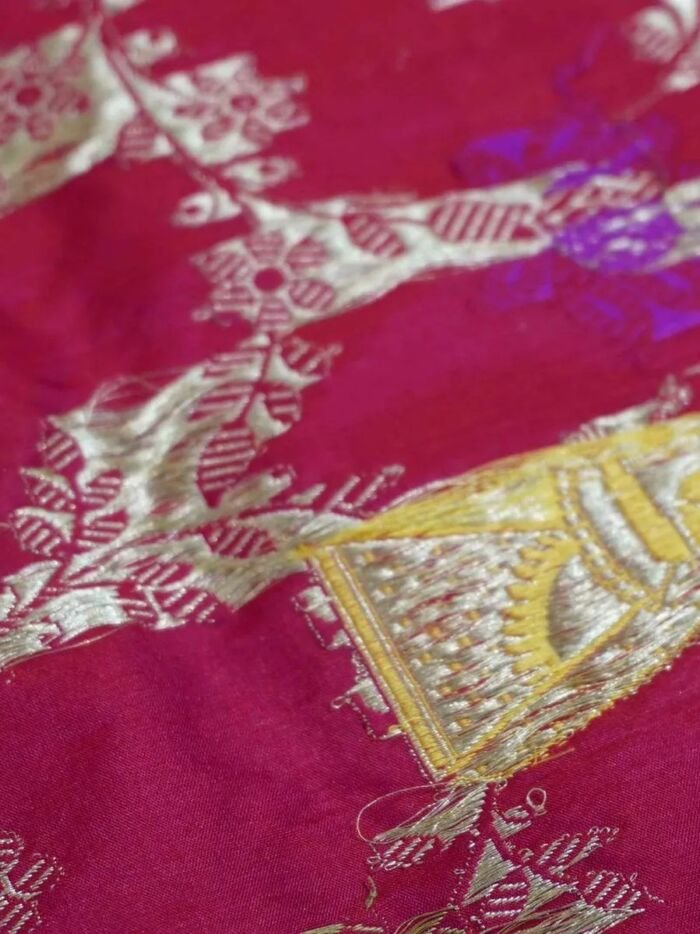 KashiFab Ruby Red Banarasi Silk Saree online - authentic Varanasi Banarasi silk saree - detail view 8