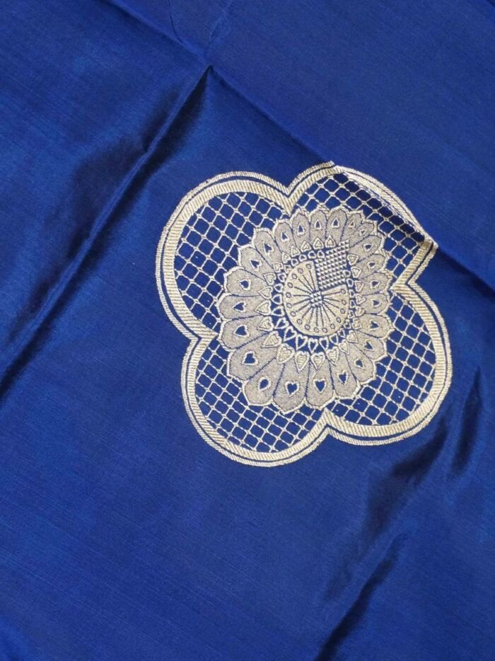 KashiFab Sapphire Blue Banarasi Silk Coord Set 2 KashiFab Sapphire Blue Banarasi Silk Coord Set online - authentic Varanasi Banarasi silk coord set - detail view 2