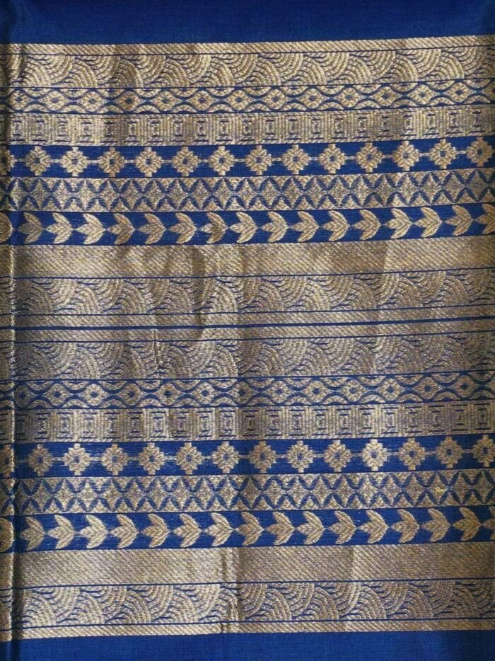 KashiFab Sapphire Blue Banarasi Silk Coord Set 3 KashiFab Sapphire Blue Banarasi Silk Coord Set online - authentic Varanasi Banarasi silk coord set - detail view 3