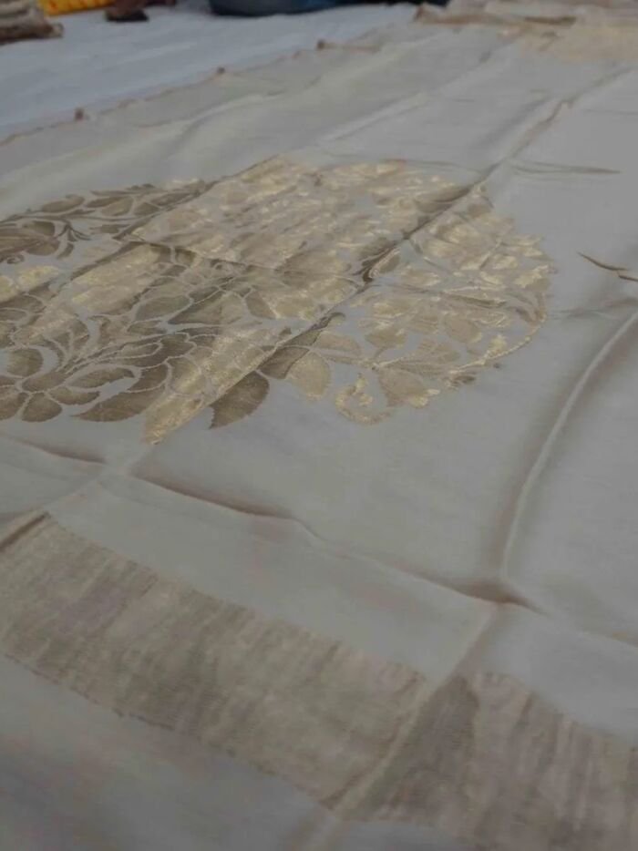 KashiFab Silver Grey Banarasi Silk Dupatta online - authentic Varanasi Banarasi silk dupatta - detail view 2