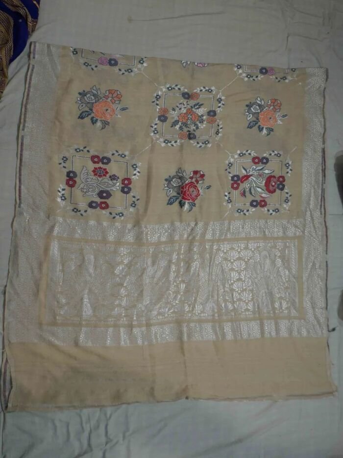 KashiFab Silver Grey Banarasi Silk Saree 1 KashiFab Silver Grey Banarasi Silk Saree online - authentic Varanasi Banarasi silk saree