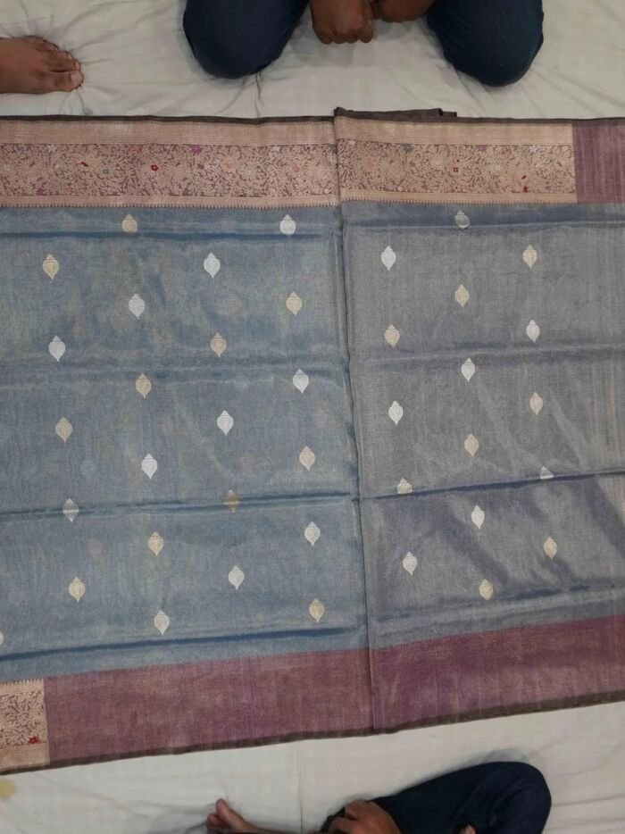 KashiFab Silver Grey Banarasi Silk Saree 1 KashiFab Silver Grey Banarasi Silk Saree online - authentic Varanasi Banarasi silk saree