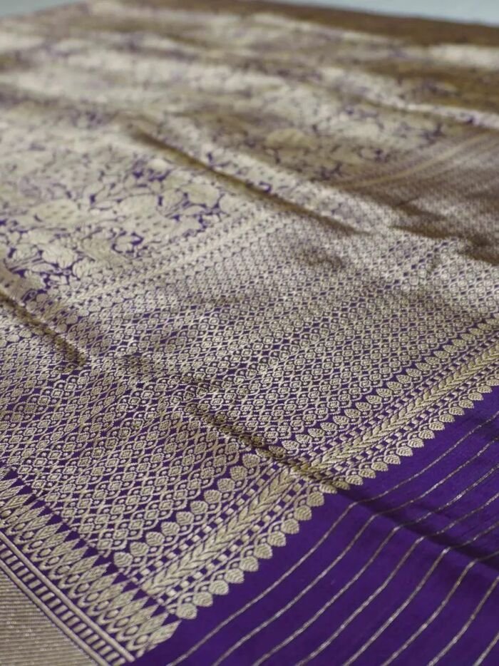 KashiFab Silver Grey Banarasi Silk Saree online - authentic Varanasi Banarasi silk saree - detail view 2
