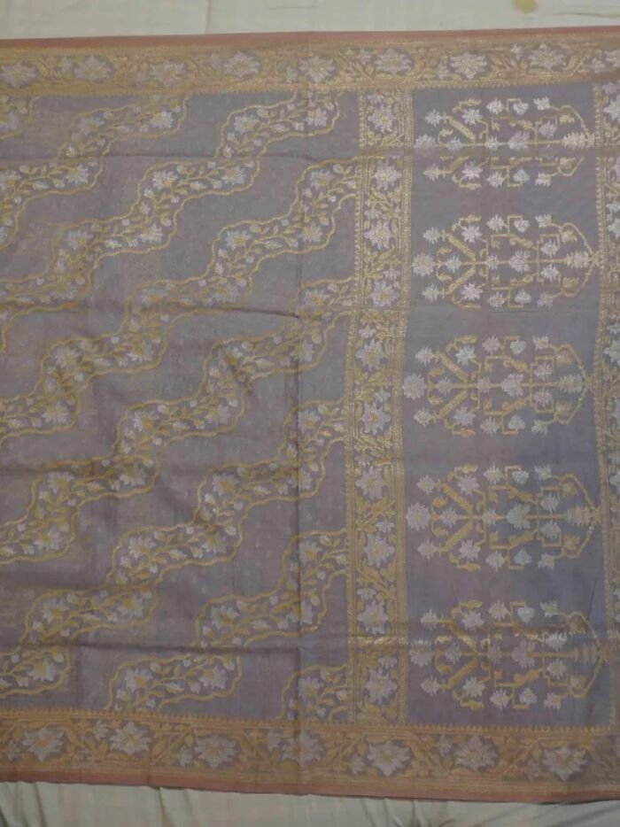 KashiFab Silver Grey Banarasi Silk Saree 3 KashiFab Silver Grey Banarasi Silk Saree online - authentic Varanasi Banarasi silk saree - detail view 3