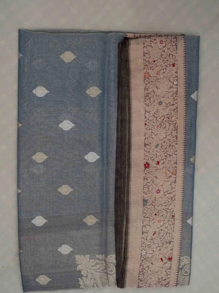 KashiFab Silver Grey Banarasi Silk Saree 4 KashiFab Silver Grey Banarasi Silk Saree online - authentic Varanasi Banarasi silk saree - detail view 4