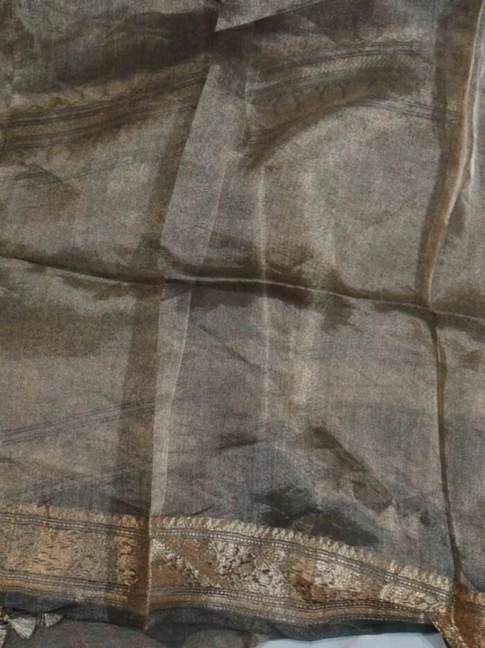 KashiFab Silver Grey Banarasi Silk Saree online - authentic Varanasi Banarasi silk saree - detail view 6