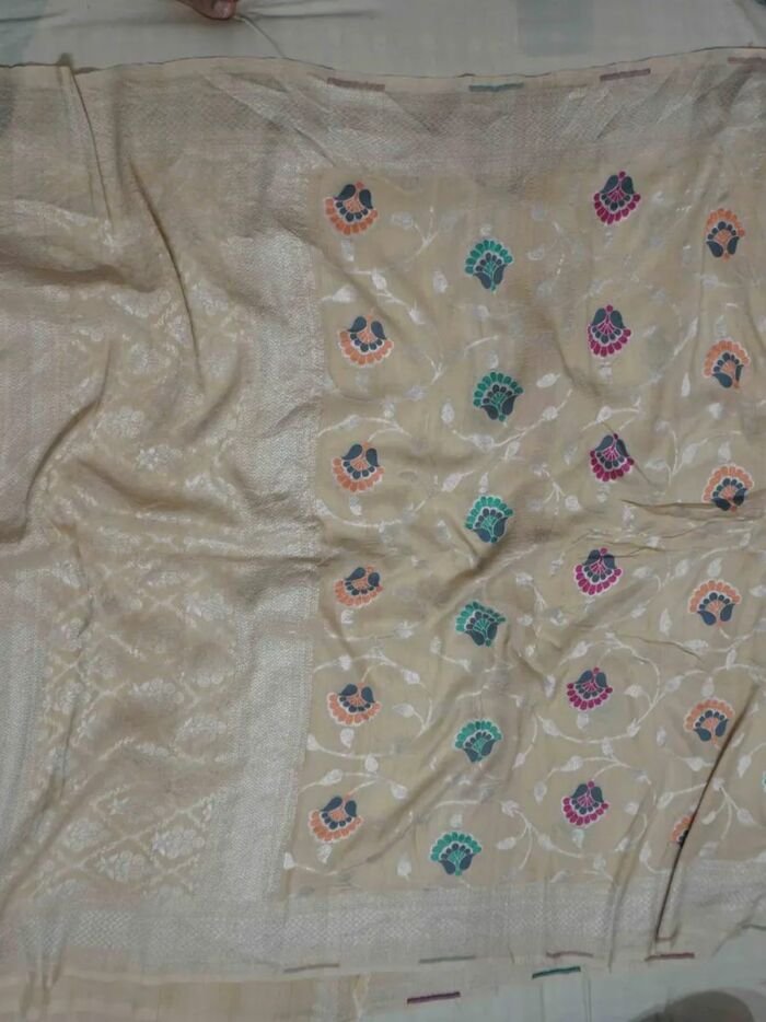 KashiFab Silver Grey Banarasi Silk Saree online - authentic Varanasi Banarasi silk saree - detail view 6