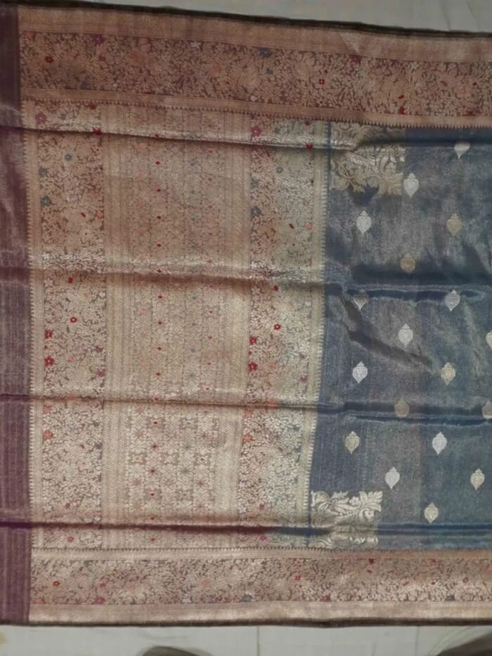 KashiFab Silver Grey Banarasi Silk Saree 7 KashiFab Silver Grey Banarasi Silk Saree online - authentic Varanasi Banarasi silk saree - detail view 7