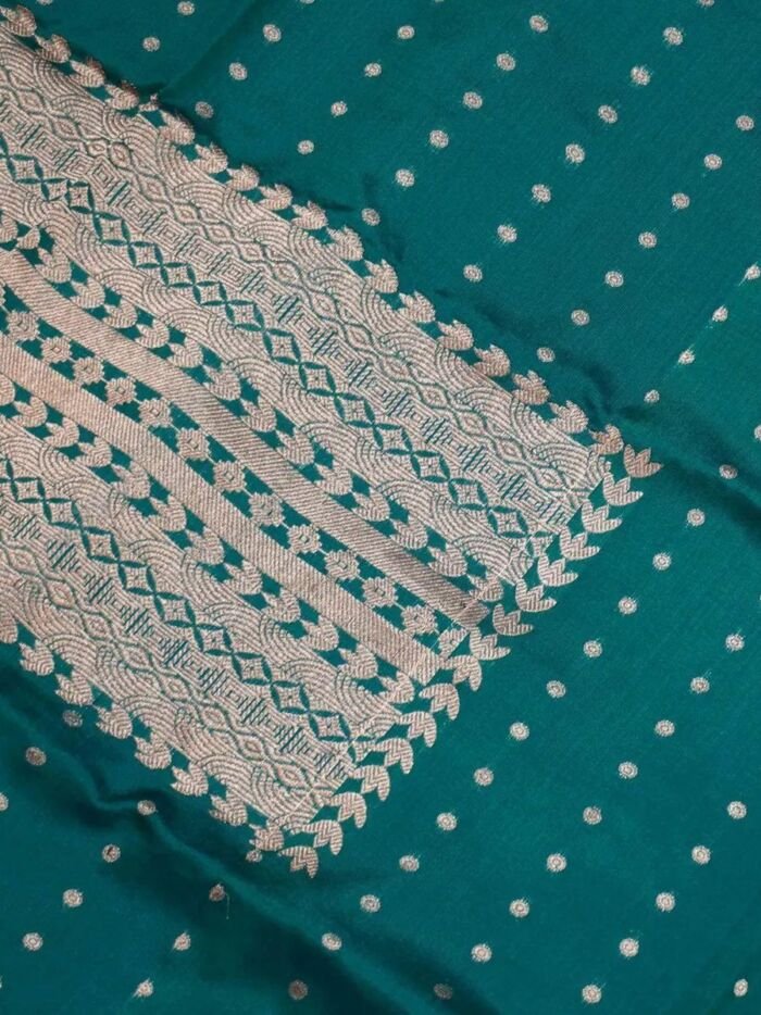KashiFab Teal Banarasi Silk Coord Set 2 KashiFab Teal Banarasi Silk Coord Set online - authentic Varanasi Banarasi silk coord set - detail view 2