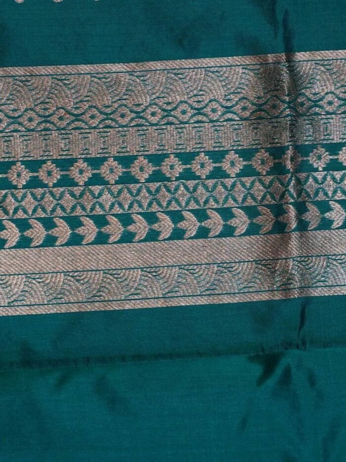 KashiFab Teal Banarasi Silk Coord Set 3 KashiFab Teal Banarasi Silk Coord Set online - authentic Varanasi Banarasi silk coord set - detail view 3